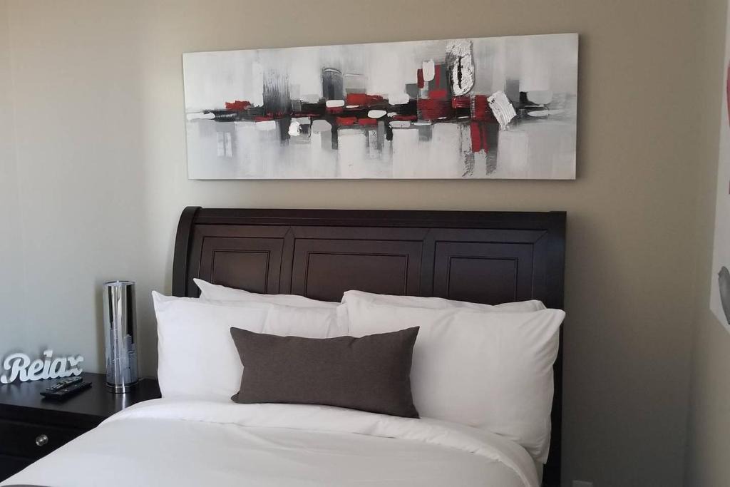 Downtown Gatineau Apartment | 1-Bedroom Cozy Sweet #22 by Amazing Property Rentals