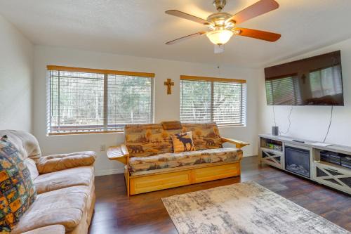 Fanning Springs House | 1 Mi to Fanning Springs! Home on Private Acreage