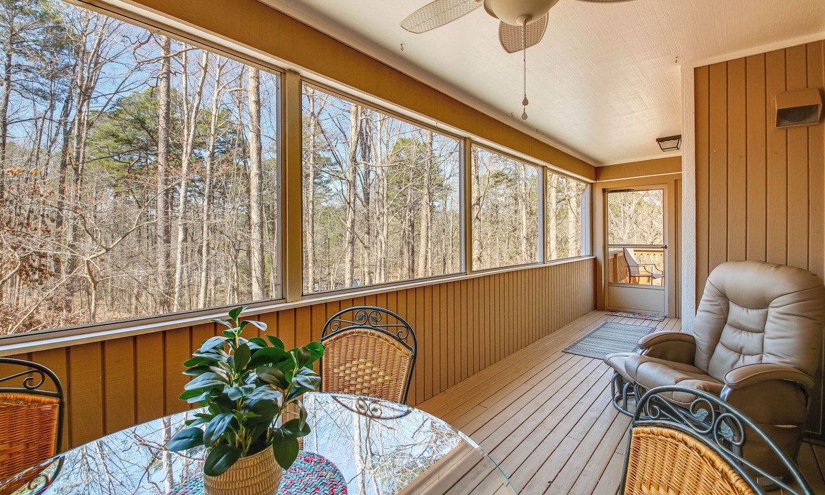 Hot Springs Village House | < 1 Mi to Lake: Hot Springs Village Escape w/Deck