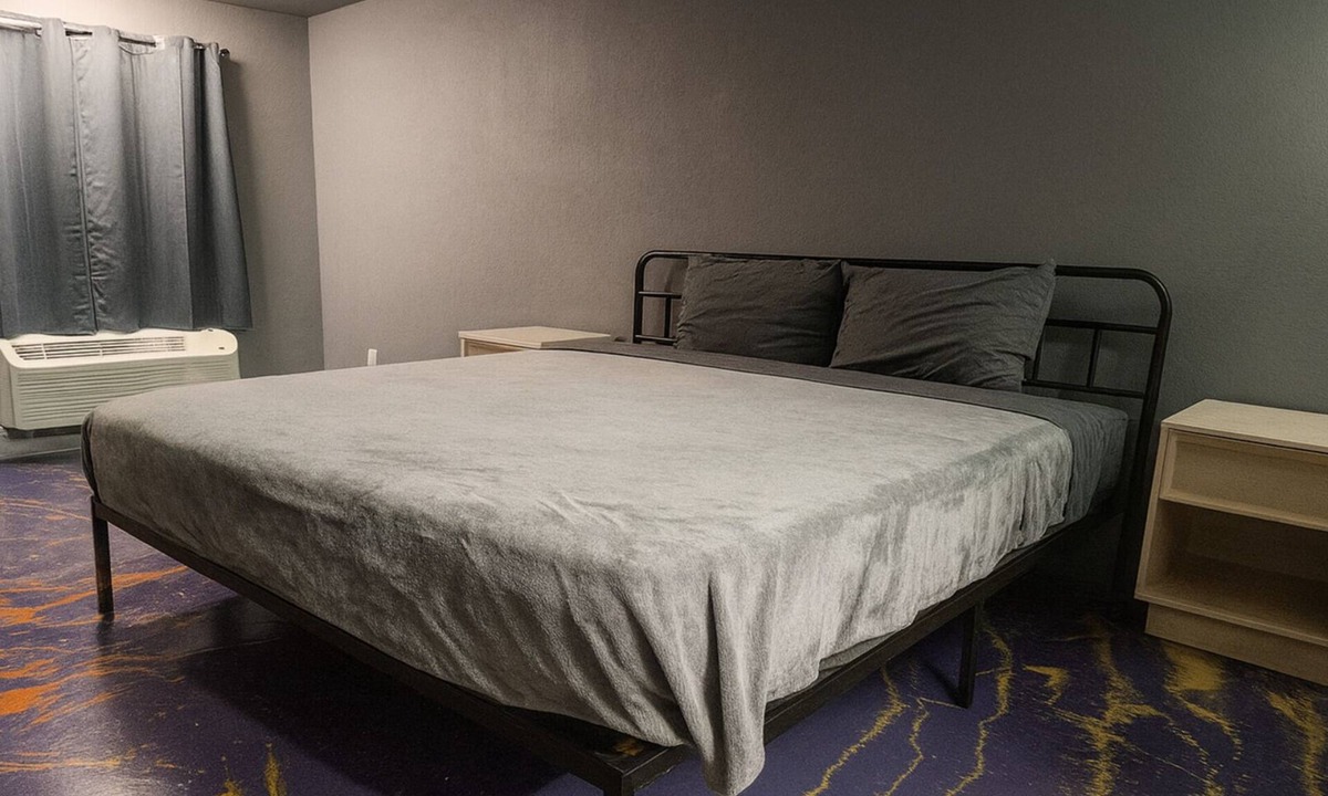 Jackson Apartment | 113 Gated King Bed Hotel Room