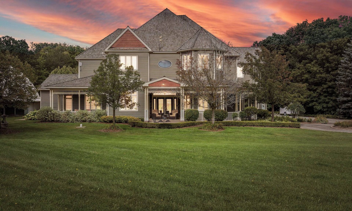 Norval House | 12 Acre Private Sport Resort & Spa Tennis Pickleball Sauna HotTub Pool Golf MAJOR INTERNATIONAL SPORTING EVENT