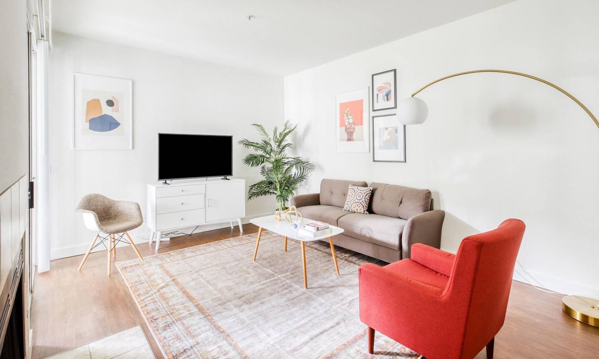 Pleasanton Apartment | 1BR Apartment in Pleasanton with Patio