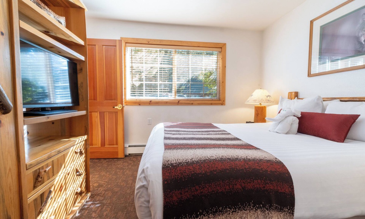 Tahoya Shores Hotel | 2 BDR Suite | Kitchen, Outdoor Pool, Free Parking | Near Lake Tahoe Beach