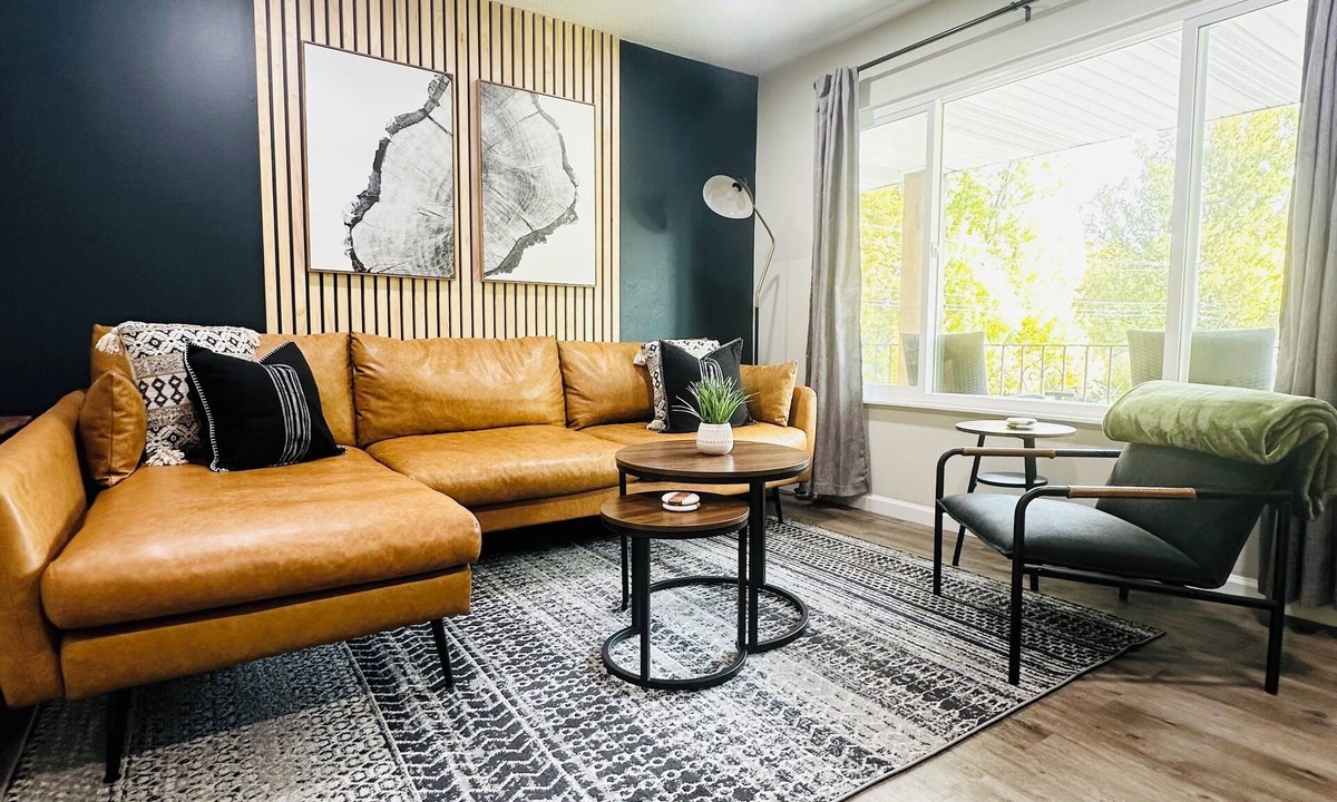 Jeddo Apartment | 2 BDRM APT with Washer Dryer Patio and fireplace