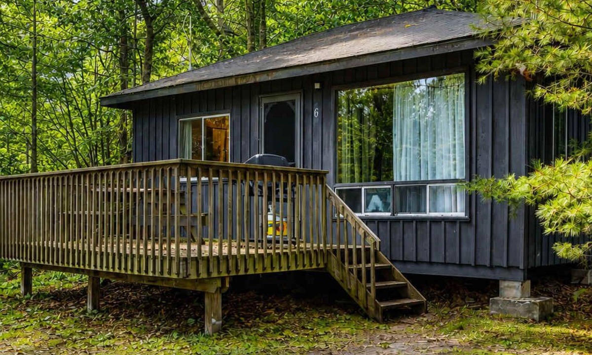 Carling House | 2-Bedroom Cottage #6 - Sand Bay