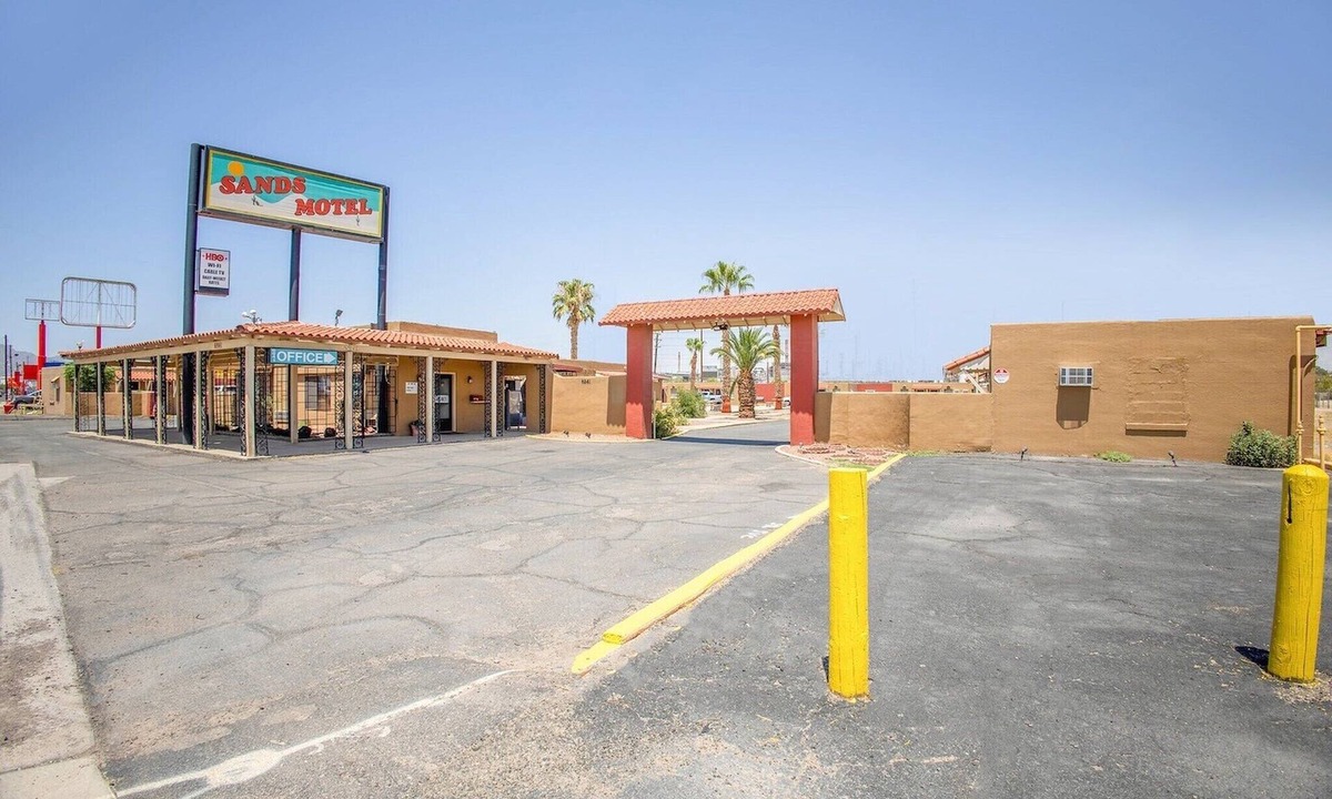 Lakeside Apartment | 2 Queen Bed|Smoking|El Paso TX