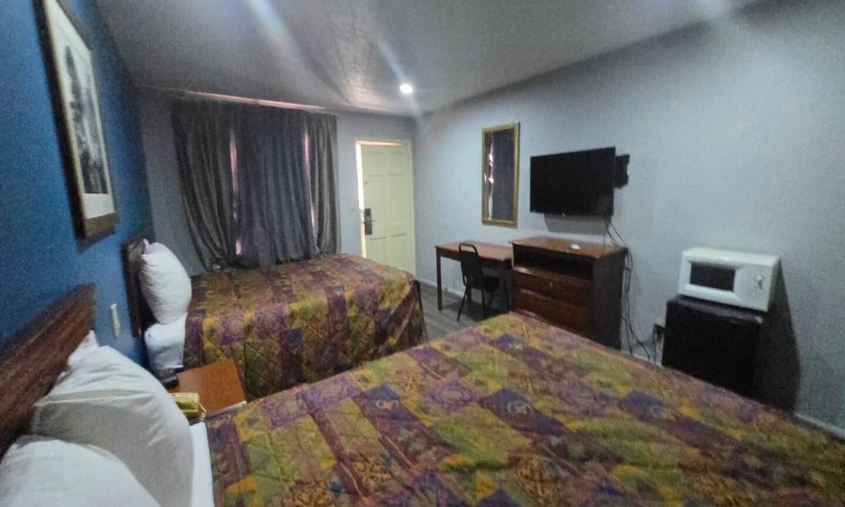 Prentiss Apartment | 2 Queen Bed | Smoking