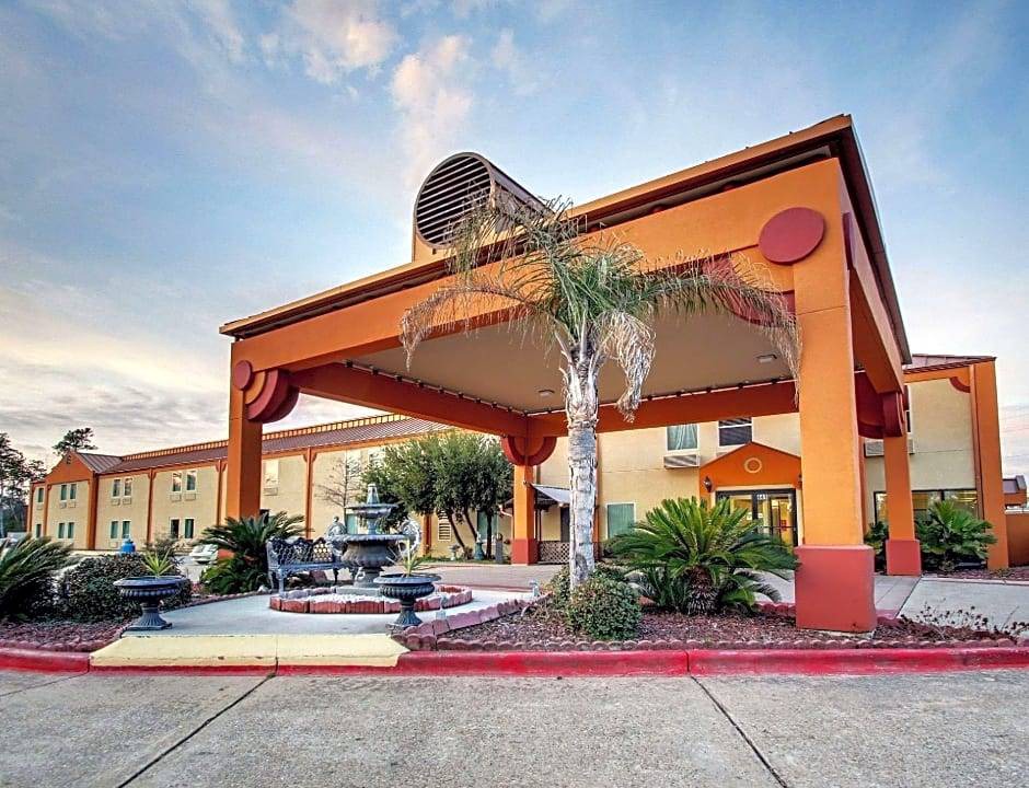 Diamondhead Hotel | 2-Star Hotel ∙ Econolodge Inn & Suites