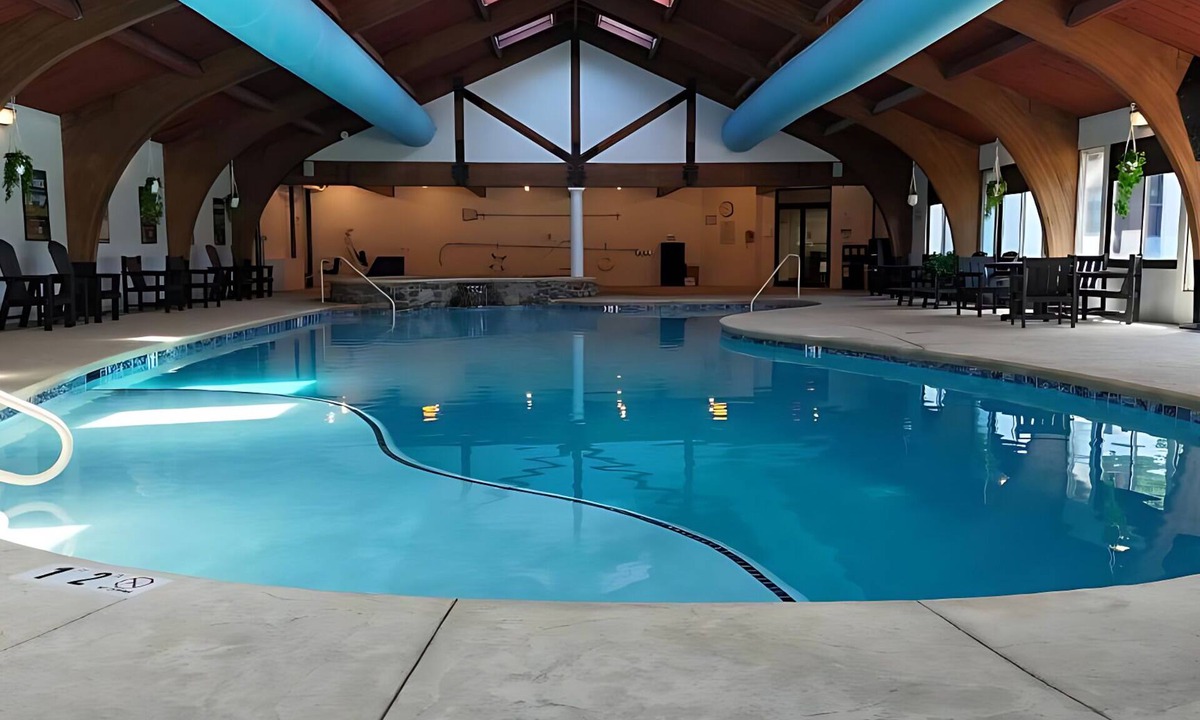 Shawnee On Delaware Hotel | 2 Units | Inviting Retreat Great for Nature Hikes & Relaxing River Trips