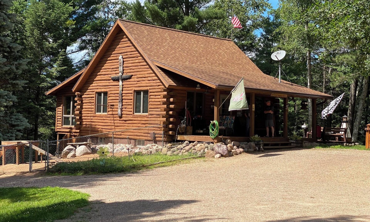 Suring Cabin | 20 acre, 5-bedroom waterfront cabin in Suring. Private pond & River Access!