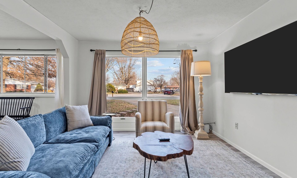Kokomo House | 2024 New 3-bedroom house with WiFi, AC in Kokomo