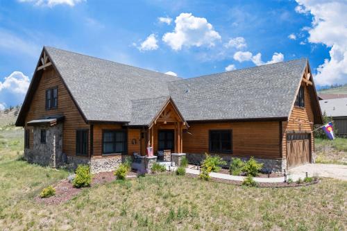 Silvercreek House | 206 Juniper