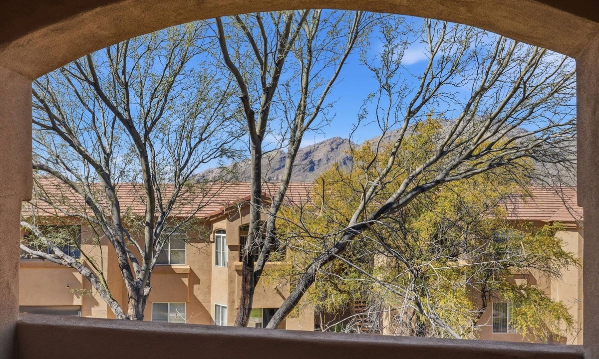 Tucson Condo | 2nd floor includes many personal touches and upgrades making a Perfect rental