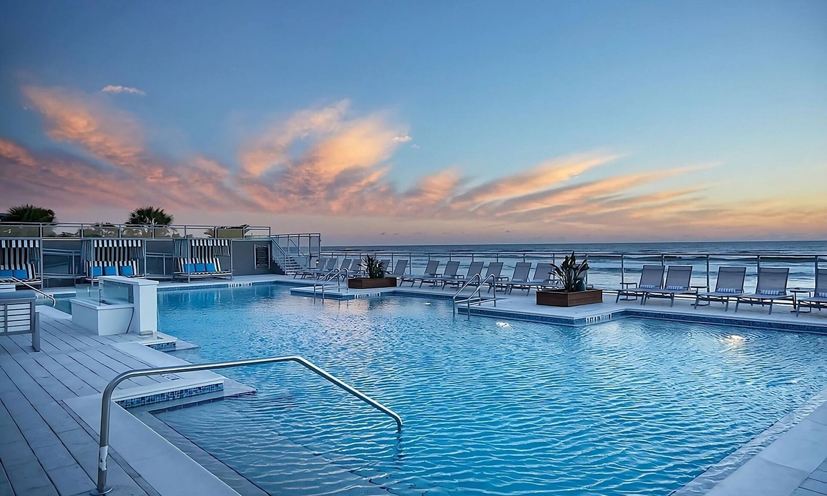 East Daytona Hotel | 2x City View 2Q w/Balcony at Hard Rock Hotel Daytona Beach