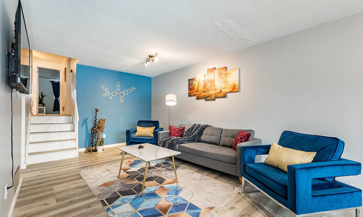 Brampton House | ✅3 Bdrm private home. King & 3 double beds.