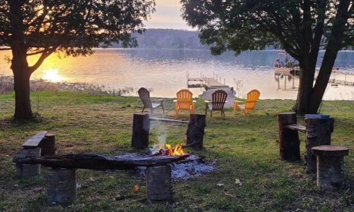 Algonquin Highlands Cottage | 3 Bedroom Cottage on Maple Lake