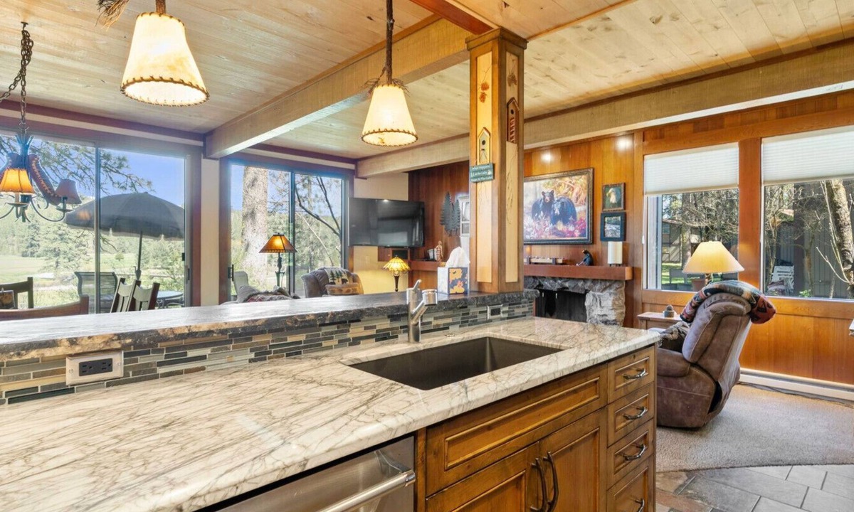 Graeagle House | 3 Bedroom Property with Golf Course Views