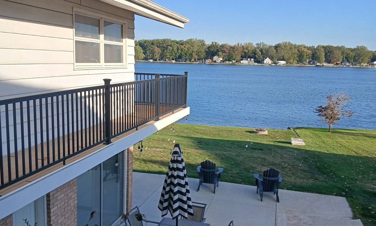 Coldwater Cottage | 3br-Lakefront escape on all-sports Archer Lake