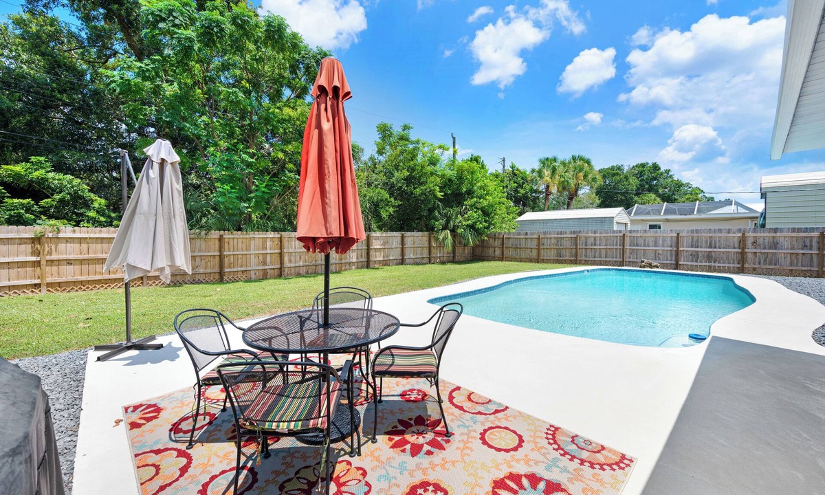 Sherwood Forest House | 4/2 pool home. Close to Cocoa Village, USSSA, Kennedy Space Center, Cocoa Beach