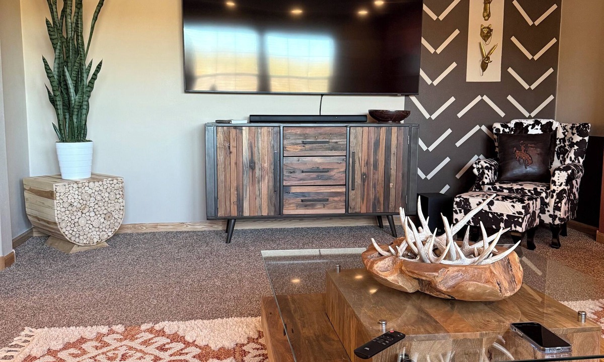 Sundance House | 4-bedroom house in enchanting Devils Tower with Hottub and Swim Spa