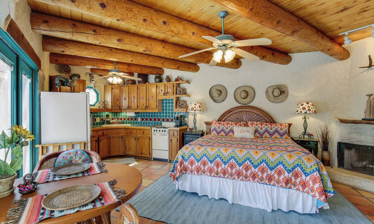 Raintree Apartment | 6 Mi to Texas Tech: Studio w/Shared Pool & Grill