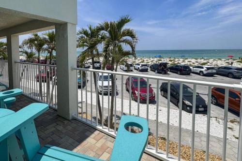 Pass-a-Grille Historic District House | 7 - Beach Club at Pass-A-Grille