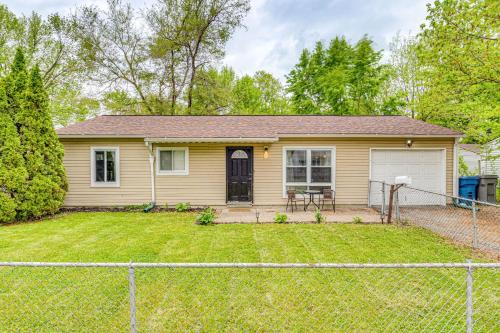 Indianapolis House | 8 Mi to Dtwn Indianapolis: Family Home w/Yard!