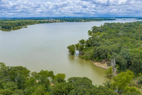 Little Elm House | A Quiet Lakefront Retreat for Relaxed Getaways