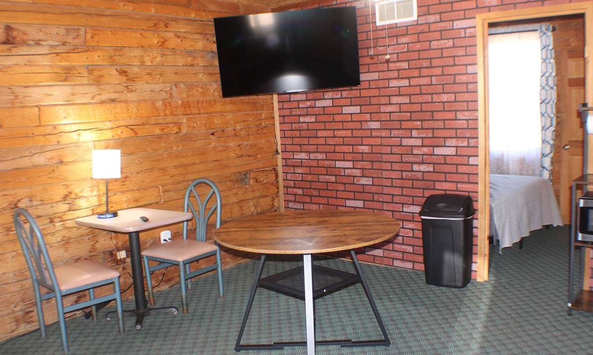 Chassell Cabin | AC3 Cozy 1-bedroom cabin in peaceful Chassell with AC