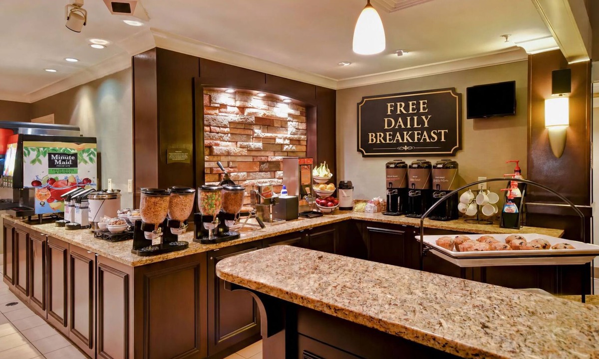 Madison Apartment | Accessible 1BR Suite w/Tub | Hot Breakfast + Pool