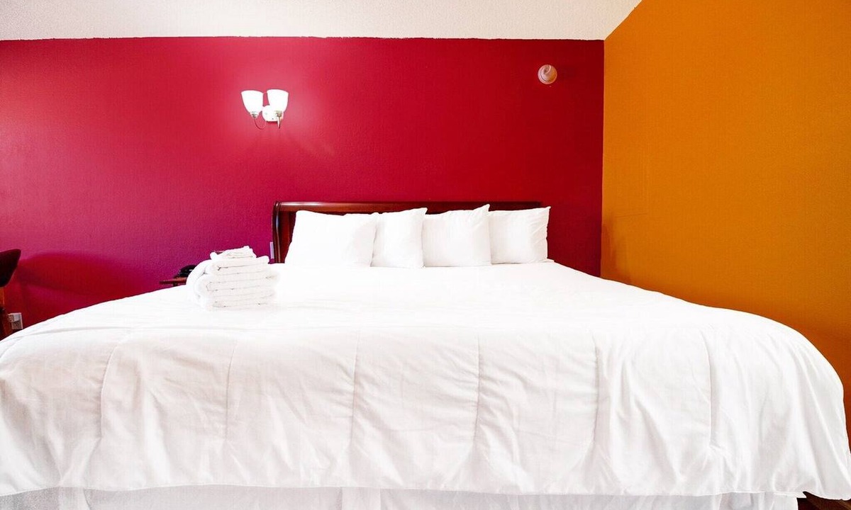 Seiling Apartment | Accessible King Bed|Seiling, OK