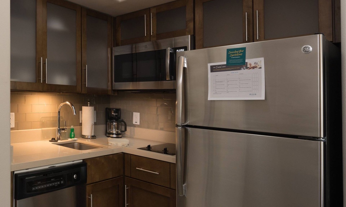 Lake Jackson Apartment | Accessible Studio Suite w/Free Breakfast
