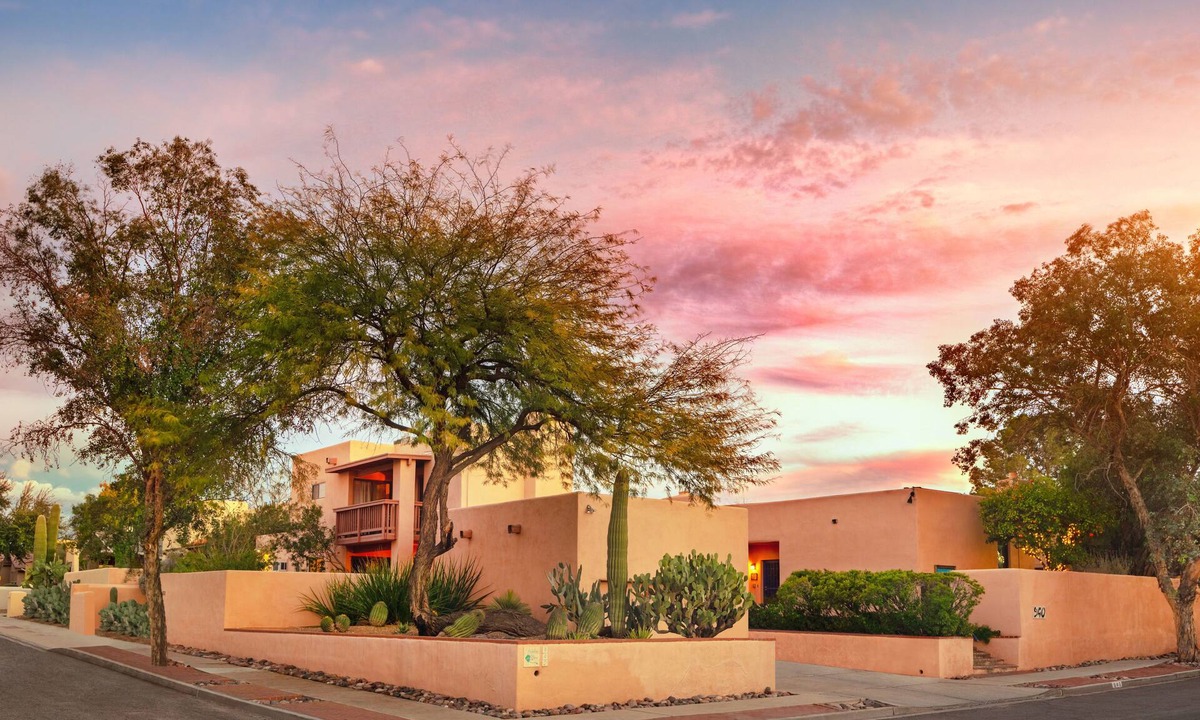 Sam Hughes Bed & Breakfast | Adobe Rose Inn B&B