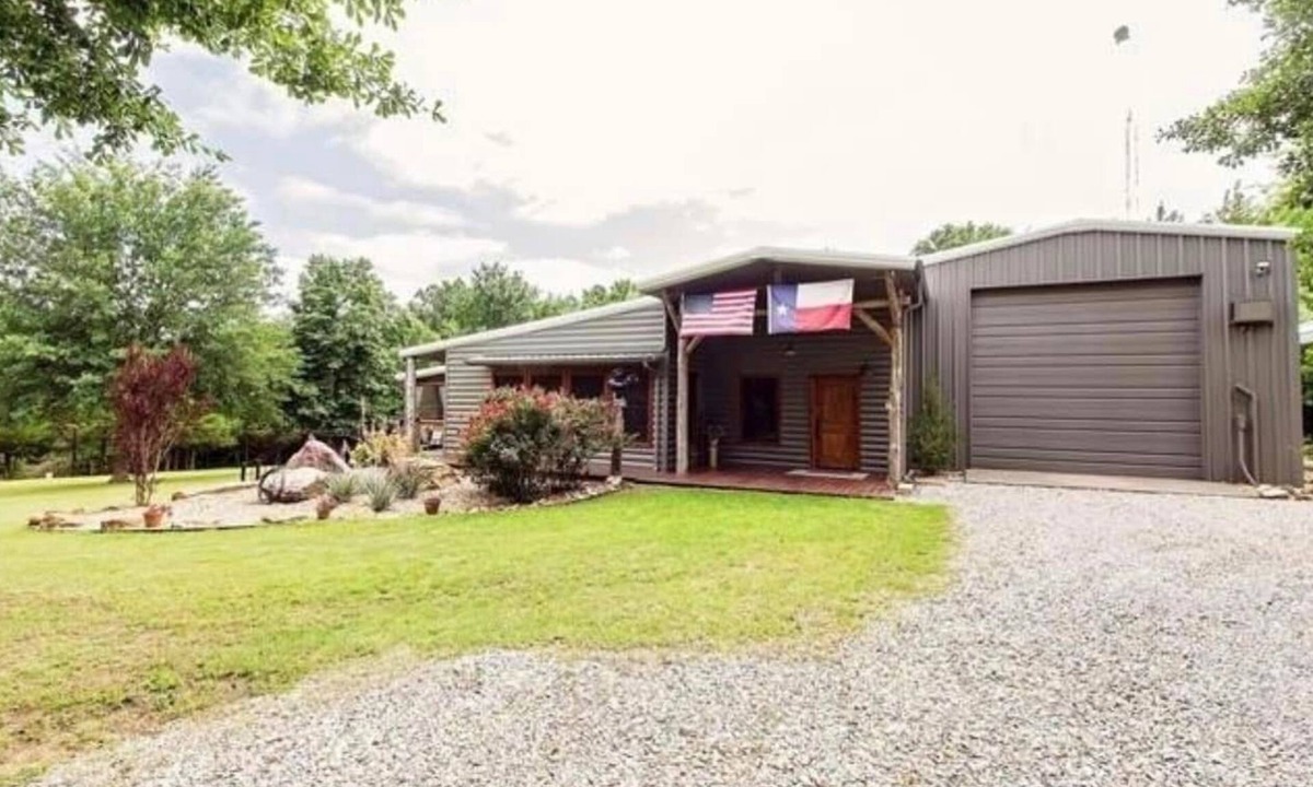Albany House | Adorable Rustic Getaway -Country Charm Awaits!