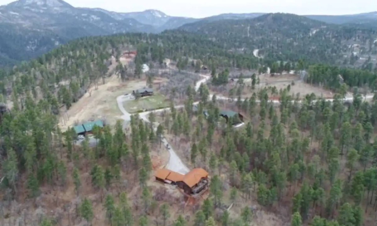 Spearfish House | Amazing Serenity lots of space and wildlife!
