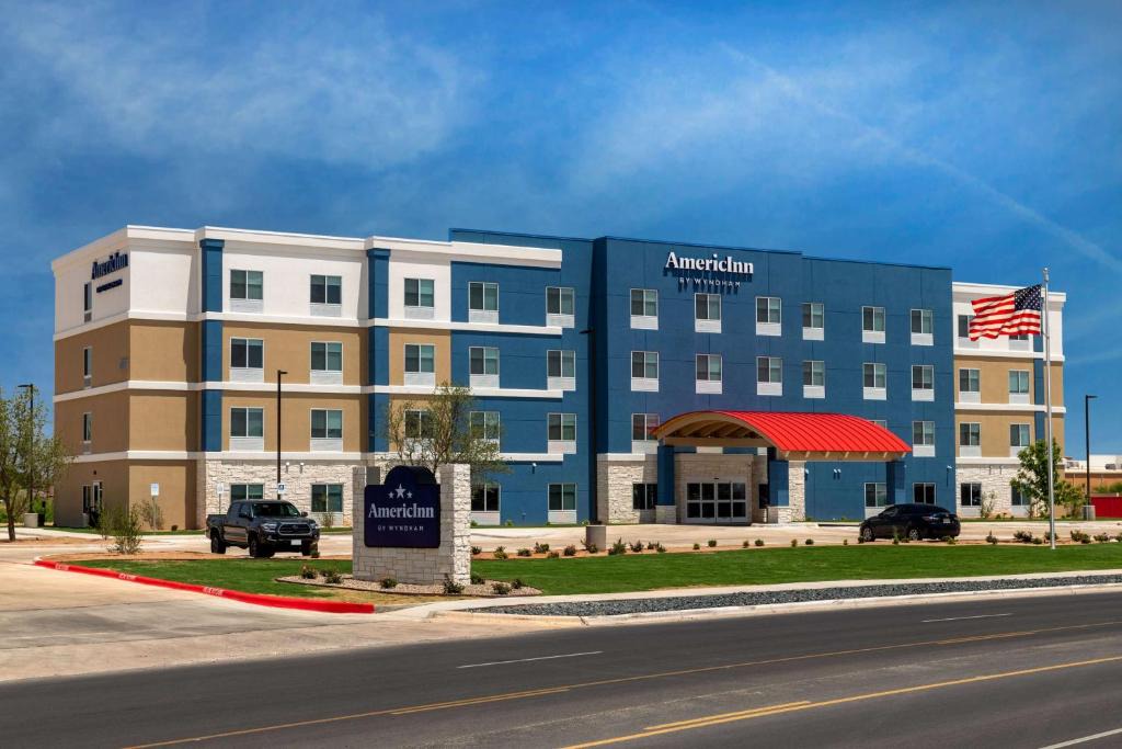 San Angelo Hotel | AmericInn by Wyndham San Angelo