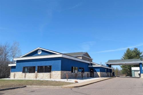 Tomahawk Hotel | AmericInn by Wyndham Tomahawk