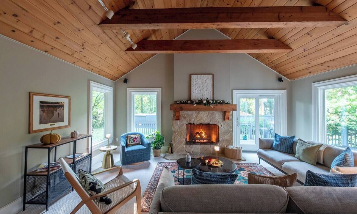 Ann Arbor House | Ann Arbor Retreat with Hot Tub
