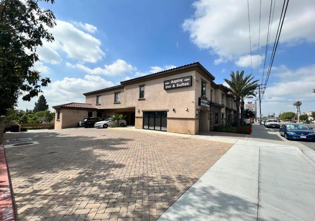 Orange Hotel | ASPIRE INN & SUITES Orange