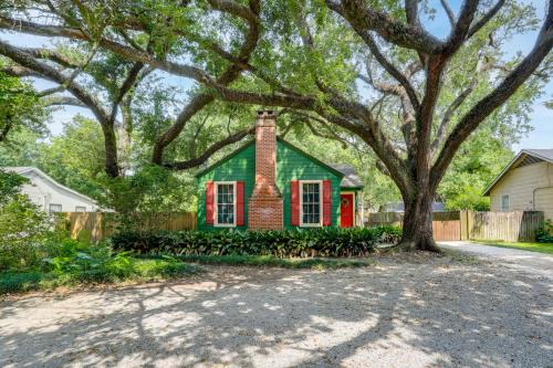 Highlands - Perkins House | Back on Market! Baton Rouge Cottage < 3 Mi to LSU