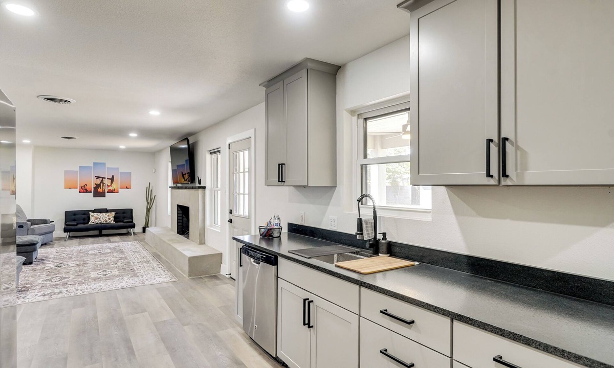 Midland Cottage | Backyard & Game Room! Home in Heart of Midland