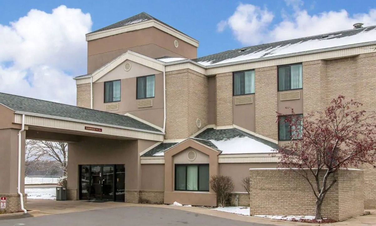 Flat Rock Hotel | Baymont by Wyndham Flat Rock