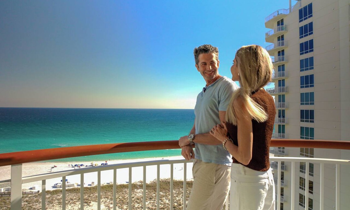 Navarre Beach Condo | Beach Colony West 11C Gulf-Front 3BD/3BA w/Beach Service + Sleeps up to 8