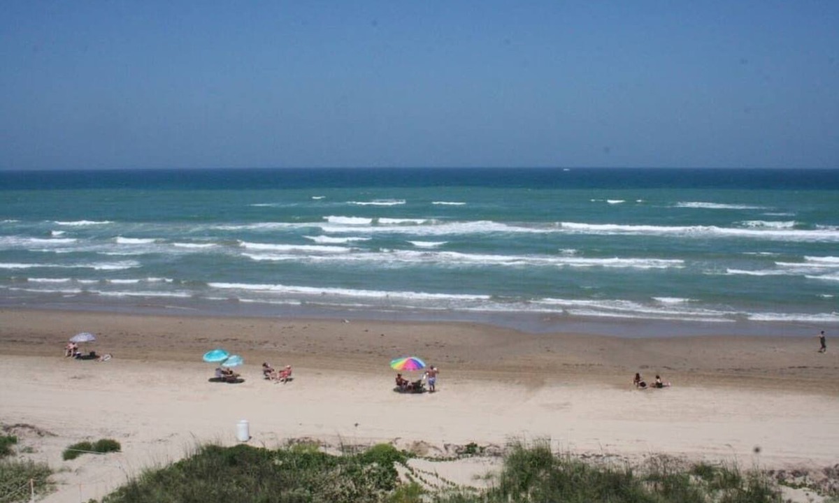 South Padre Island Condo | Beach facing balcony, Fully furnished, Beach supplies, sleeps 6. pool & hot tub