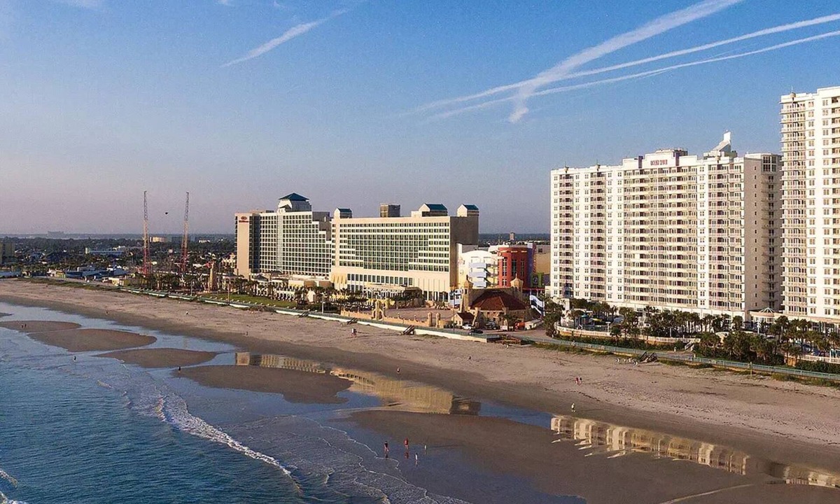 Seabreeze Historic District Resort | Beach Front Wyndham Ocean Walk Resort Luxurious 2BR/2BA Deluxen