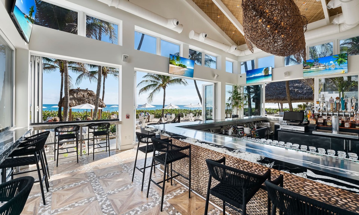 Pompano Beach Resort | Beachcomber Resort & Club