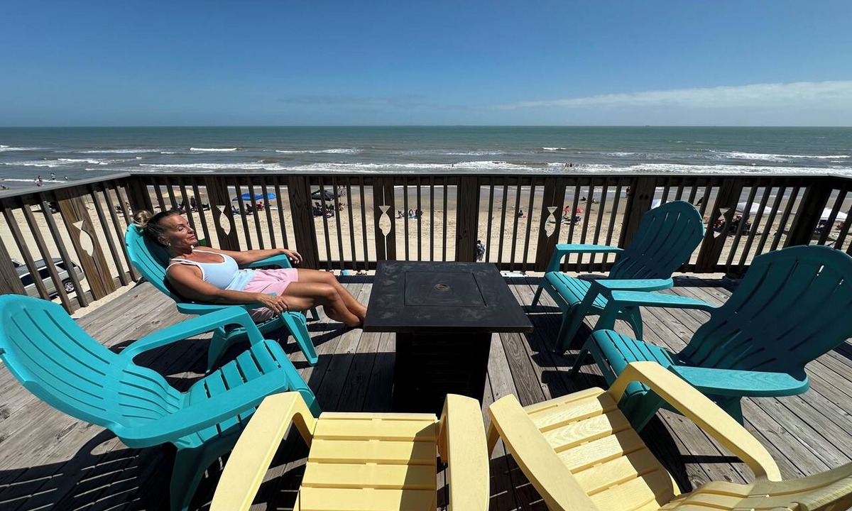 Surfside Beach House | Beachfront Luxe! Recent Build! On Sand Pet Friendly! Ocean Front! Restaurants!