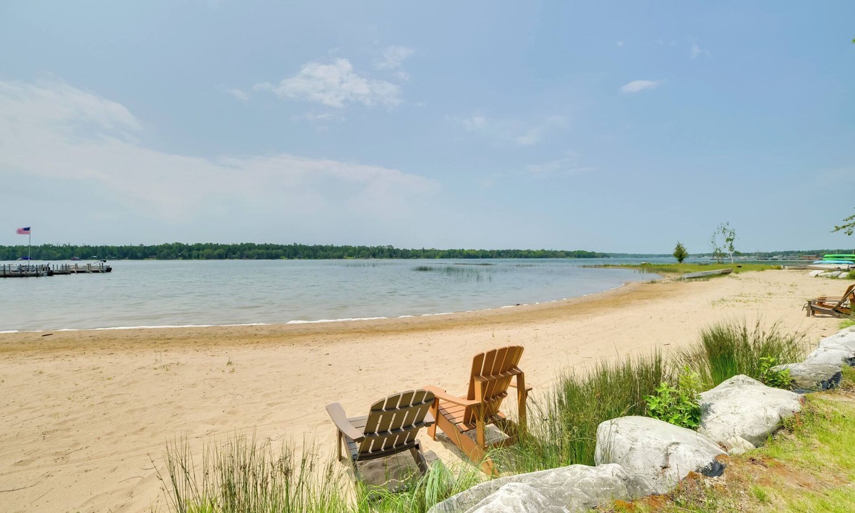 Cedarville Cabin | Beachside Cabin w/Views on Les Cheneaux Islands