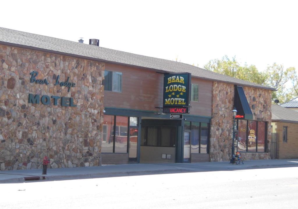 Sundance Hotel | Bear Lodge Motel