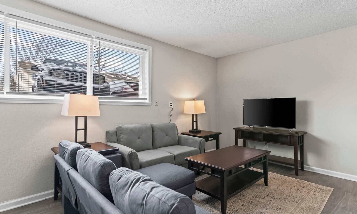 Springfield Apartment | Beautiful and Cozy Apartment in Springfield- 2 Bedroom